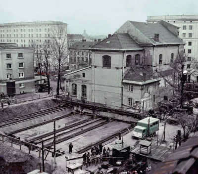 Wolrad - Jeszcze po wojnie przesuwano kościół w Warszawie MP ważący kolo 7000 ton w 1...