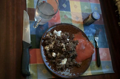 anonymous_derp - Dzisiejszy obiad: Mielona wołowina smażona, 3 jajka sadzone, wędzony...