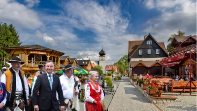 SameZABAWNEkomentarze - @konkarne: rzadkie zdjęcie górali z Podhala popierających Dud...