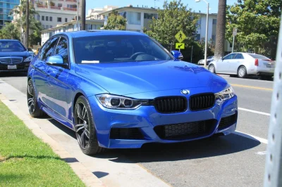 gucias - @l3gend: BMW w kolorze estoril blue, z tego co wiem dostępny tylko z m-pakie...