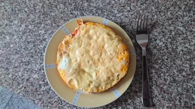 nO-C34 - @nO-C34: #jedzzwykopem omlet z serem, pomidorami i ogonówką na maśle