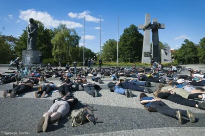 FFFFUUUU - teraz według lewactwa można klękać i leżeć tylko przed murzynami (jak w Po...