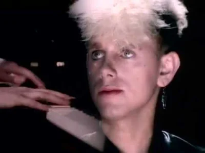 p.....o - Depeche Mode - Somebody

#muzyka #depechemode #jabolowaplaylista