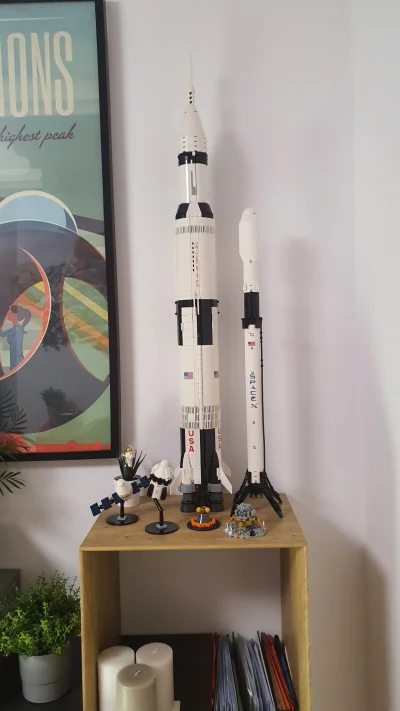 AnonimowyArtur - Mireczki właśnie złożyłem sobie z #lego swojego #spacex falcon 9 (｡◕...