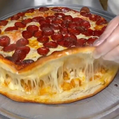 XpedobearX - @Skatedog: Spójrzcie na tego #!$%@?. Double stacked pizza, czyli pizza n...