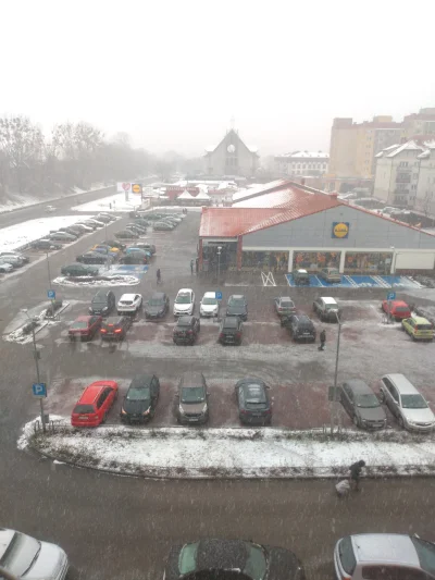 Dorciqch - Ale sypie śniegiem(｡◕‿‿◕｡)
#szczecin #oknonalidla