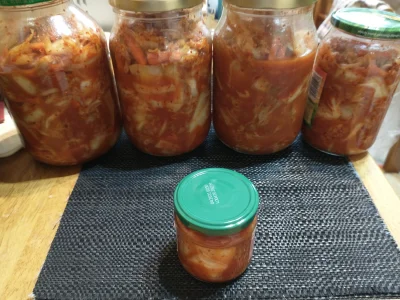 Odbuta - Łącznie wyszło jakieś 6kg pysznego kimchi, będzie jedzone ( ͡° ͜ʖ ͡°)
#gotu...