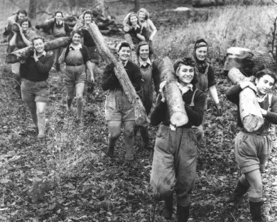 brusilow12 - Członkinie Brytyjskiej Lądowej Armii kobiet w czasie pracy. Wobec tego, ...