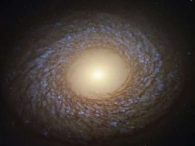 ntdc - Kosmiczny teleskop Hubble'a uchwycił wyjątkowo malowniczą galaktykę.

Zwana ...