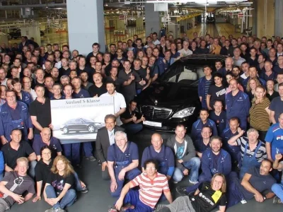 l3gend - Dokładnie 3 czerwca 2013r z taśmy fabryki Mercedesa zjechała ostatnia klasa ...