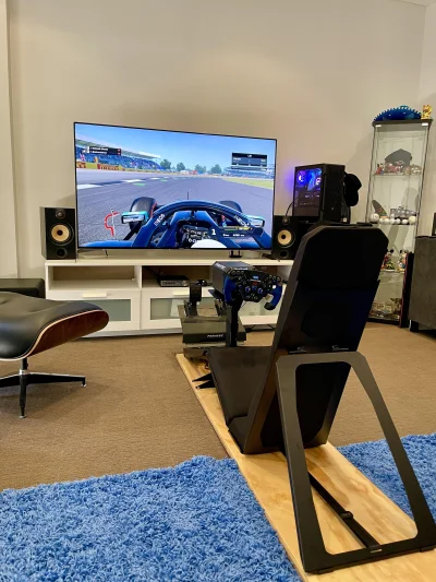 Adasi - #simracing #fotel #meble
Zainspirował mnie ten rig, wie ktoś może co to za f...