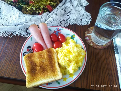 Rruuddaa - Dzisiaj na śniadanko jajęcznica z 2 jaj, z dużą ilością masła. Do tego pol...