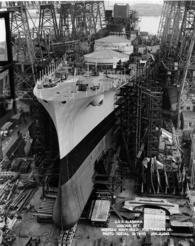 myrmekochoria - USS Alabama podczas budowy, 4 stycznia, 1942.

#starszezwoje - tag ...