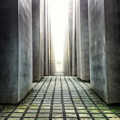 Trollunio - 27 stycznia - Międzynarodowy Dzień Pamięci o Ofiarach Holocaustu.

Zdjęci...