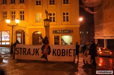d.....i - POTĘŻNY protest w #klodzko

#protest #heheszki #strajkkobiet