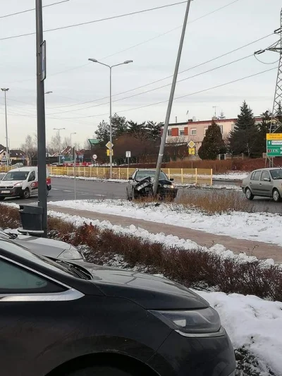 wolbiend - Uwaga dzwon przy wjeździe na parking Lidla, ul. Pileckiego.
#czestochowa