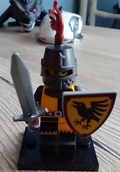 FoxX21 - Niby ze starej serii minifigurek, ale nawiązanie do legendarnej serii Castle...