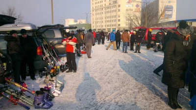 BELM0ND0 - Chodze już godzinę po tej giełdzie i pytam o GME na każdym stoisku, a ludz...