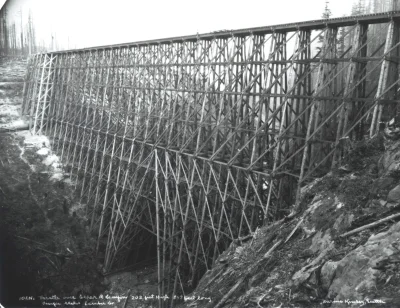 myrmekochoria - Drewniany most kolejowy (61 metrów) nad Cedar River, USA druga połowa...