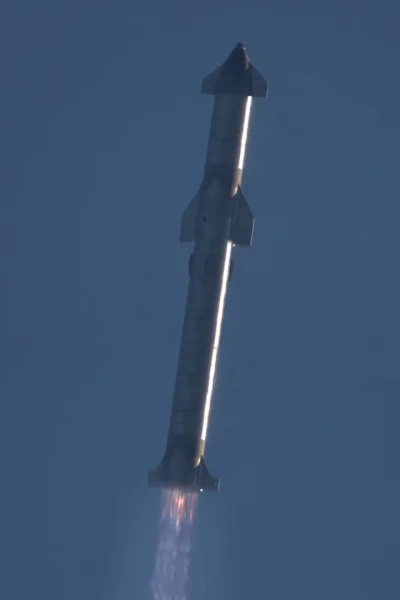 texas-holdem - Symulacja lotu prototypu Starshipa razem z boosterem SuperHeavy: