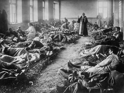 myrmekochoria - Pop błogosławi rannych rosyjskich żołnierzy, Suwałki, 1914/1915. 

...