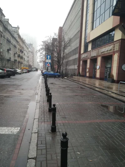 G.....y - Gdyby ktoś chciał zaparkować #samochody w centrum #Warszawa to będziecie mu...