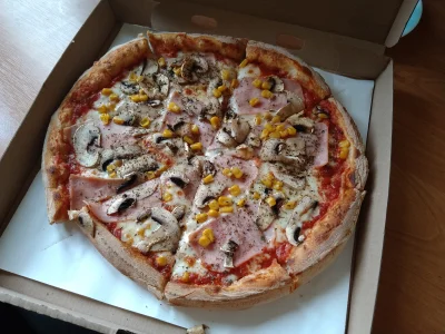 SzycheU - Poczęstuj się 
#pizza #jedzzwykopem #marcopolo