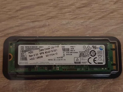 PIKUSP - To jest dysk SSD? Bo na naklejce widzę HDD XD Znajomy sprzedaje, nie wiem co...