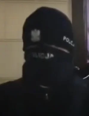 NaglyAtakGlazurnika - #policja #protest #protip
Z maską naciągnięta na oczy nikt nie...