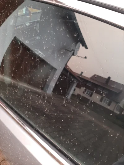 Salagama - @Salagama: zdjęcie auta po deszczu