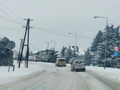 hrumque - 1. Rozgrzewaj auto na postoju pół godziny, by, śnieg sam zjechał z szyb. 
2...