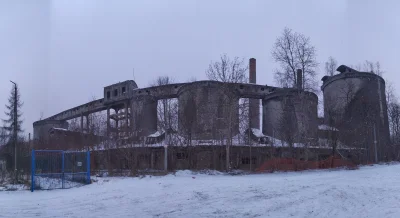 sylwke3100 - Ruiny cementowni "Grodziec" w Będzinie zimową porą


#bedzin #zaglebie