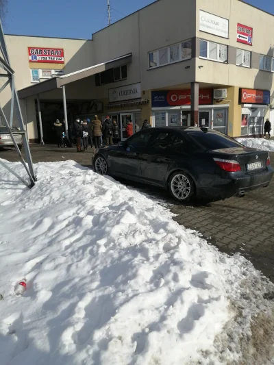 spokoromek - Kszszt. Sytuacja przy Malku na Wilczej. Czekałem 5 min. Kolejka do jakie...