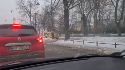 vx77 - RMF relacjonuje protest dziennikarzy przed Kancelarią Premiera. Protestuje 100...