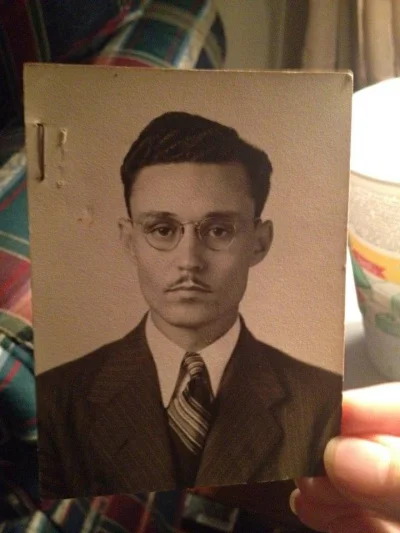 Q.....a - #ciekawostki #kalkazreddita #genealogia #heheszki 

Mój dziadek wygląda jak...
