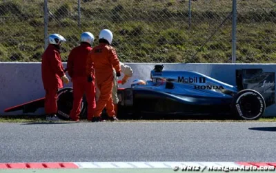 tumialemdaclogin - Fernando Alonso ma pecha odnośnie wypadków które zdarzają mu się p...
