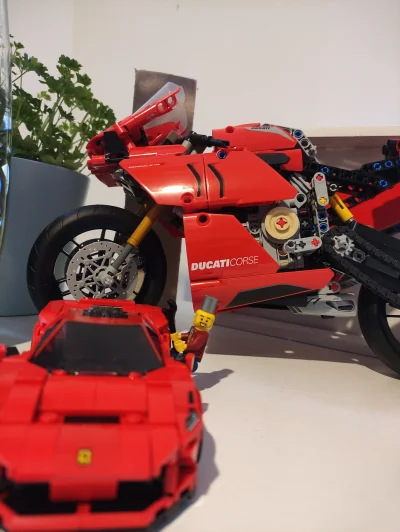 nobody_here - #lego walentynkowe składanie skończone polecam Ducati bardzo fajne