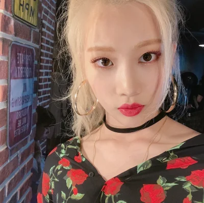 PanTward - #kimlip #loona #koreanka