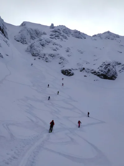 konszabelant - #tatry #skitury 

Drugi dzień szkolenia skiturowego i przewodnicy wyci...