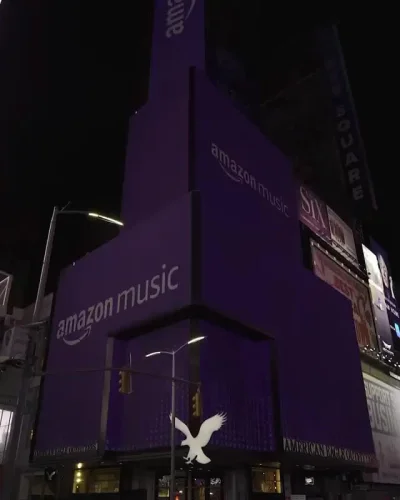 k.....a - meanwhile at Times Square, NYC ( ͡° ͜ʖ ͡° )つ──☆*:・ﾟ