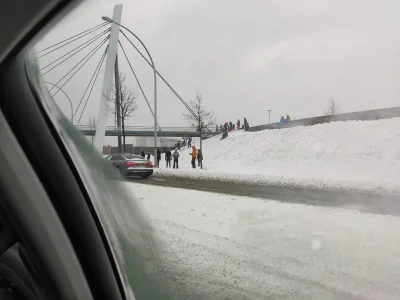 W.....t - @boyano: nie ważne, typ po prostu nie rozumie, że tutaj (NL) takie mrozy i ...