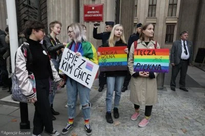 Yakotak - A najbardziej czego chce LGBTQ+ to wasze dzieci, księża pedofile to dla nic...