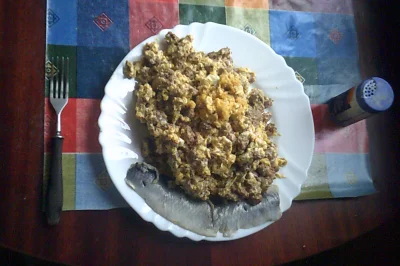anonymous_derp - Dzisiejsze śniadanie: Smażona wołowina mielona z sześcioma jajkami, ...