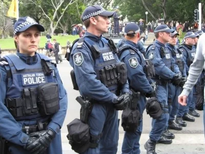 Minikus - @Tesofni: Z antylockdownowych protestów w Australii, która ma obecnie ogrom...
