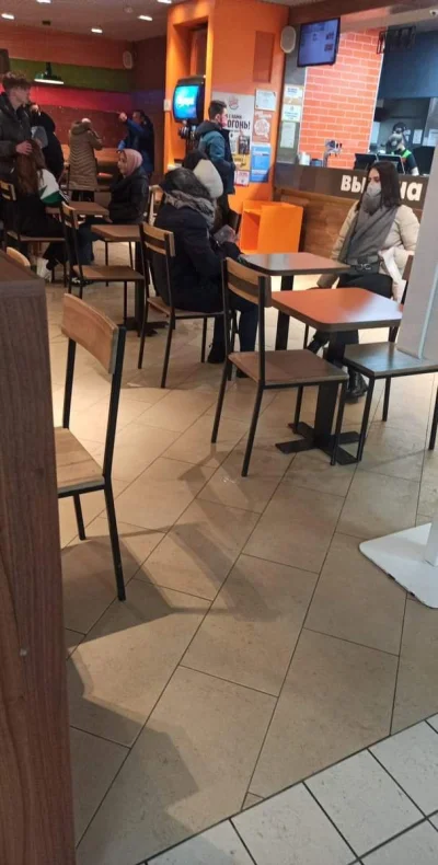 Bzdzilek - Tymczasem Minsk,BY - Burger King. Zdjęcie wykonane 10 min temu. Połowa osó...