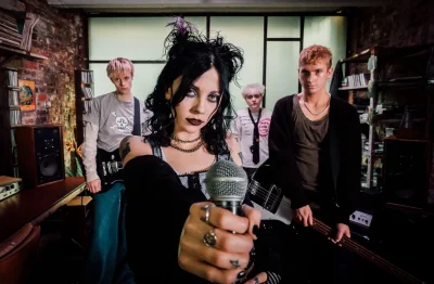 k.....a - #muzyka #indiepop #palewaves 

Album Pale Waves "Who Am I?" NUMER 1 w UK ...