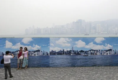 fatabil1ty - @b0rubar: "koloryzowane, Pekin 2021" btw tu Hong Kong dla turystów, smog...