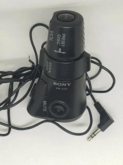 beh1 - Znalazłem u siebie pilot Sony RM-X2S do radia, pomyślałem, że ciekawie byłoby ...