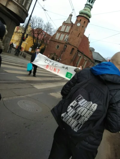 Basik22 - Nie ma to jak blokada głównej trasy tramwajowej w #bydgoszcz w piątek popoł...