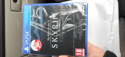 Uzytkownik_awaryjny - Czy jak mam #skyrim special edition na #ps4 to zadziała mi na v...